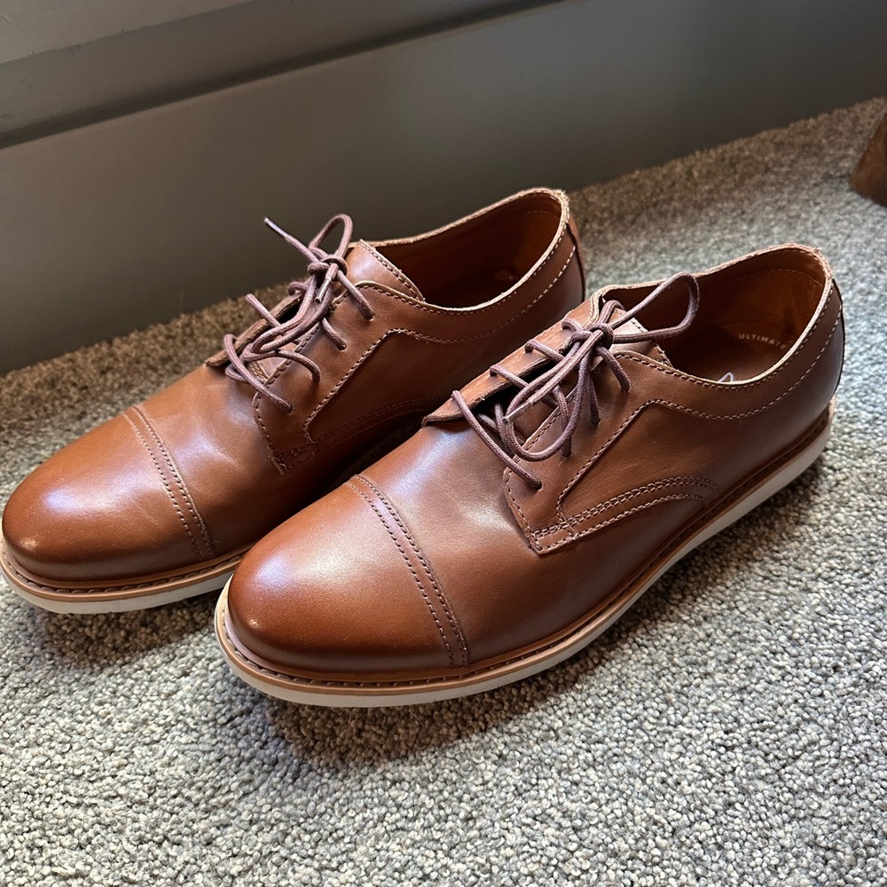 Clark’s Tan Leather Men's Oxfords